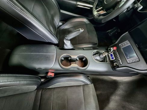 Used 2016 Ford Mustang Shelby GT350 w/ Technology Package RWD image 32