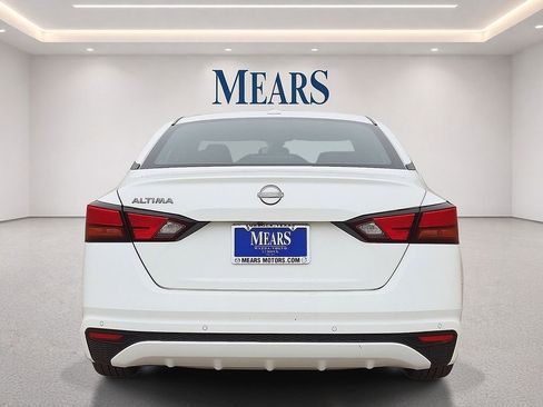 Used 2025 Nissan Altima 2.5 SV FWD image 4