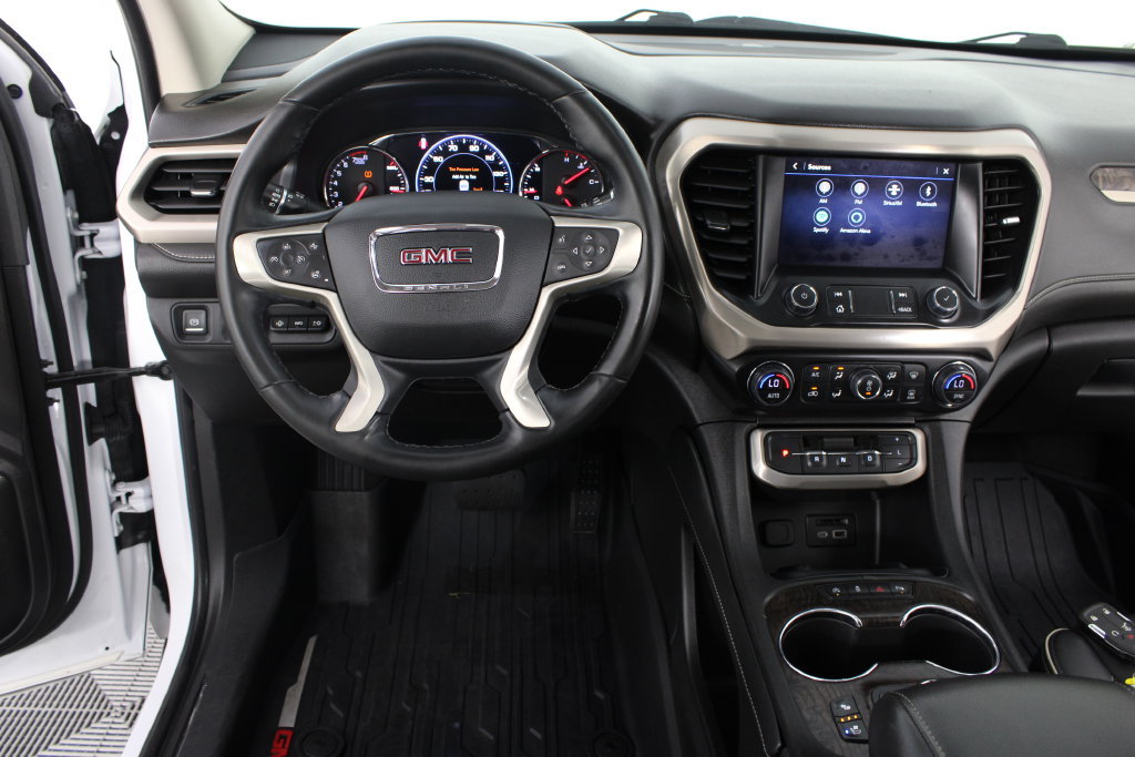 Used 2023 GMC Acadia Denali w/ Denali Ultimate Package FWD image 15