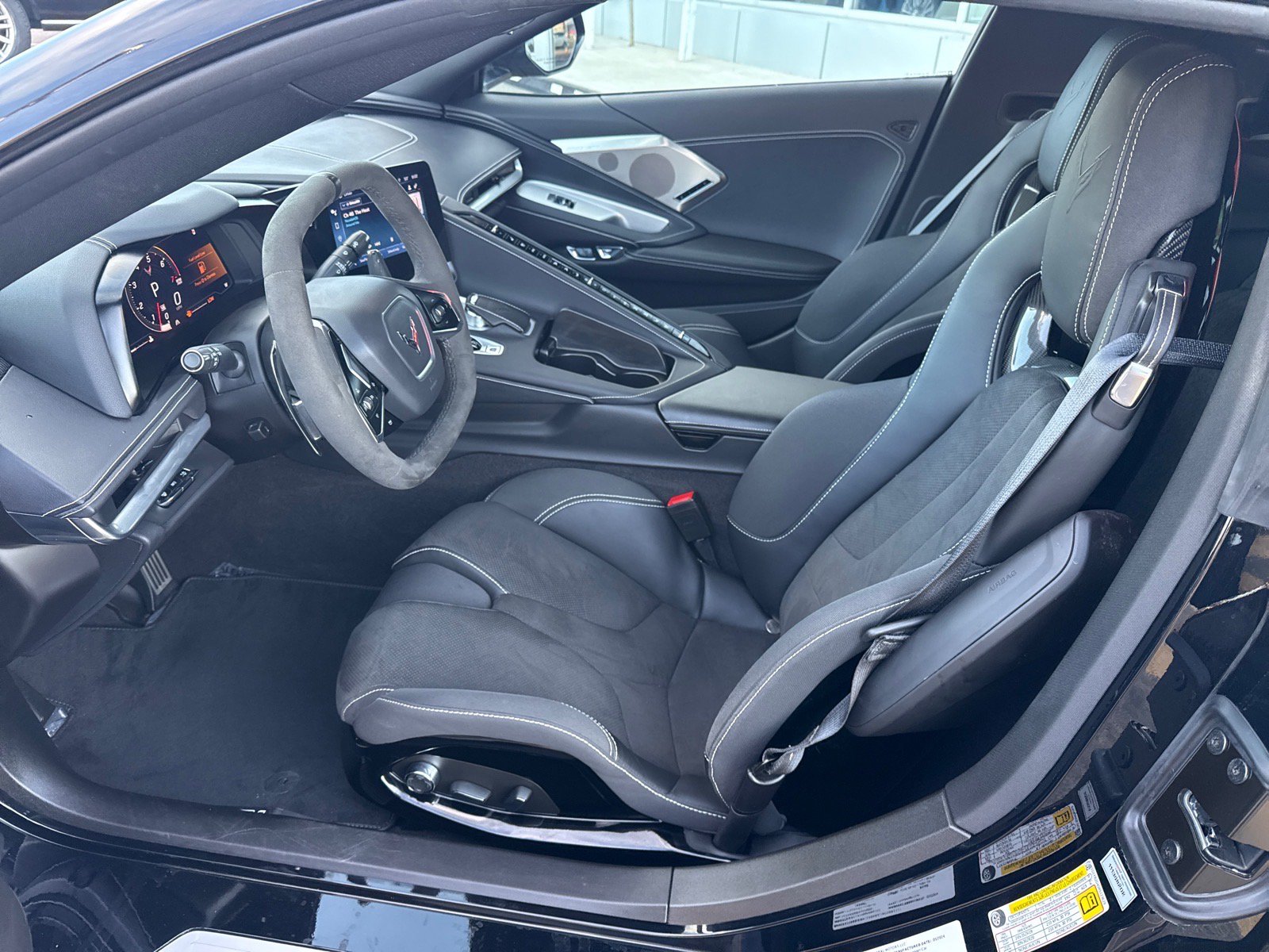 Used 2024 Chevrolet Corvette Stingray Preferred Cpe w/ Z51 Performance Package RWD image 10