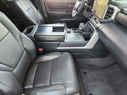 Used 2023 Toyota Sequoia Platinum image 10