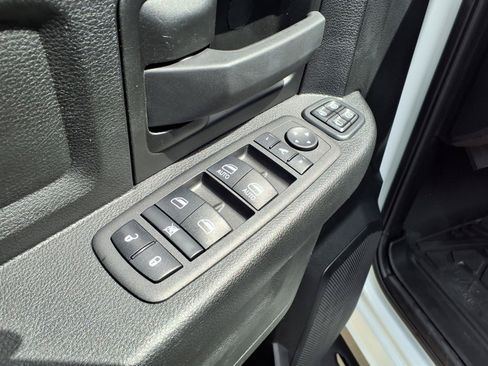 Used 2024 RAM 3500 Tradesman w/ Chrome Appearance Group AWD/4WD image 14