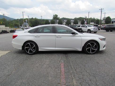 Used 2022 Honda Accord Sport image 6
