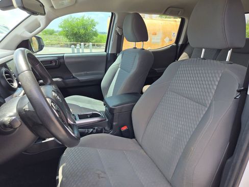 Used 2021 Toyota Tacoma SR5 RWD image 10