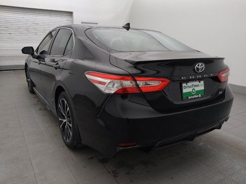 Used 2020 Toyota Camry SE FWD image 5