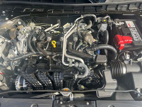 Used 2025 Nissan Altima 2.5 SV FWD image 27