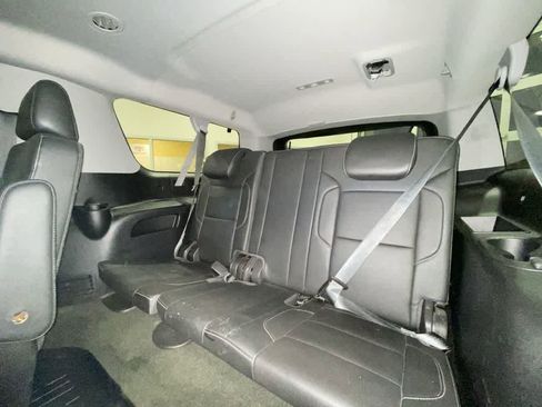 Used 2018 Chevrolet Suburban Premier image 24
