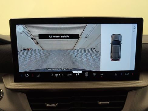 Used 2025 Ford Explorer Active RWD image 21
