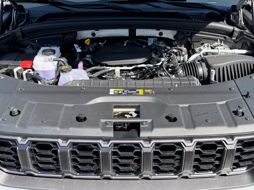 New 2026 Jeep Grand Cherokee Altitude AWD/4WD image 21