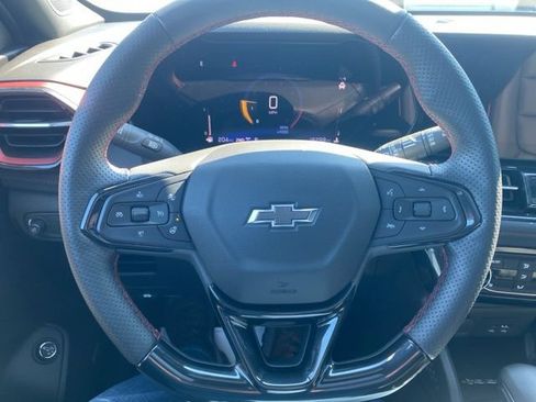 Used 2025 Chevrolet TrailBlazer RS w/ Convenience Package image 12