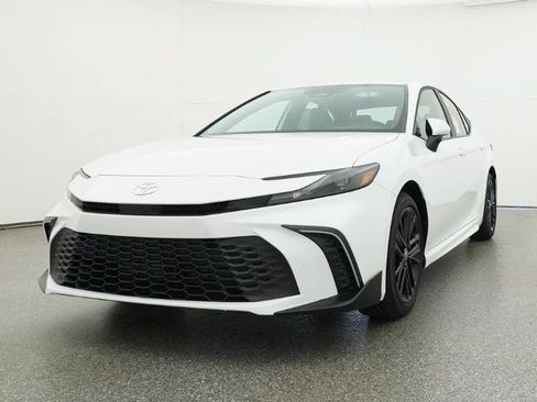 Used 2026 Toyota Camry SE FWD image 45
