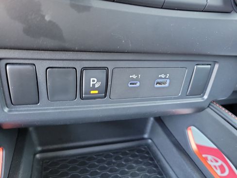 Used 2024 Nissan Frontier Pro-X w/ Technology Package image 18