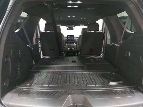 Used 2024 GMC Yukon SLT image 13