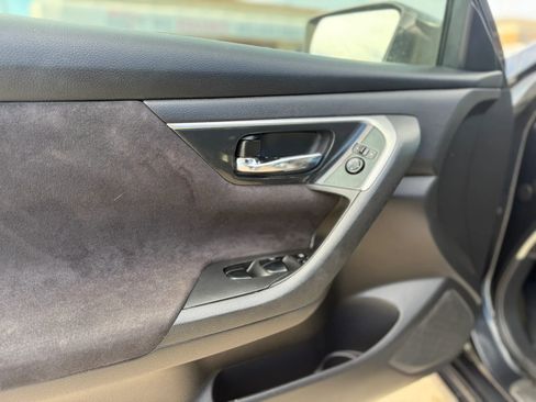 Used 2013 Nissan Altima 2.5 SV image 12