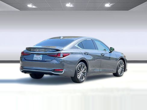Certified 2023 Lexus ES 300h w/ Premium Package FWD image 9