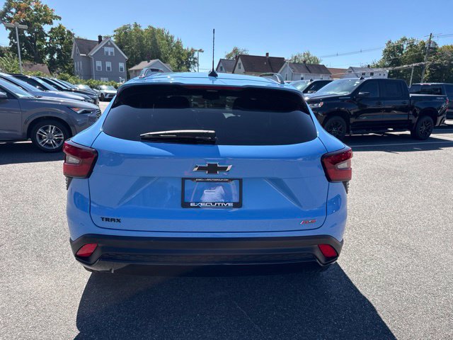 Used 2024 Chevrolet Trax RS w/ Sunroof Package FWD image 7