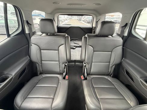 Used 2023 GMC Acadia SLT w/ Trailering Package image 16