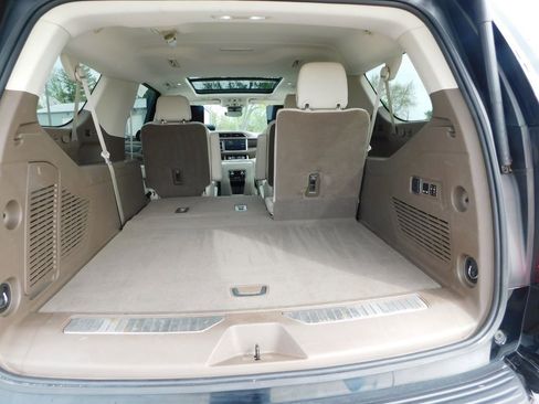 Used 2023 GMC Yukon XL Denali w/ Denali Reserve Package AWD/4WD image 28
