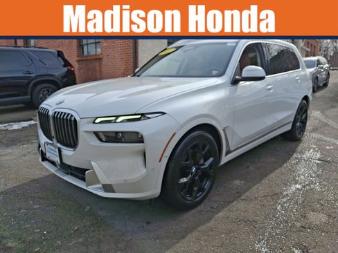 Used 2023 BMW X7 xDrive40i w/ Premium Package image 1