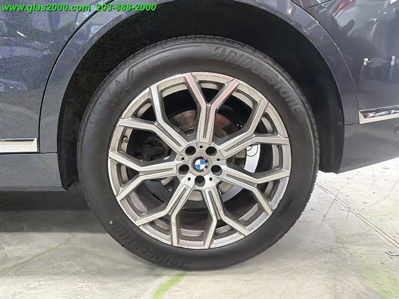 Used 2022 BMW X7 xDrive40i w/ Premium Package AWD/4WD image 16