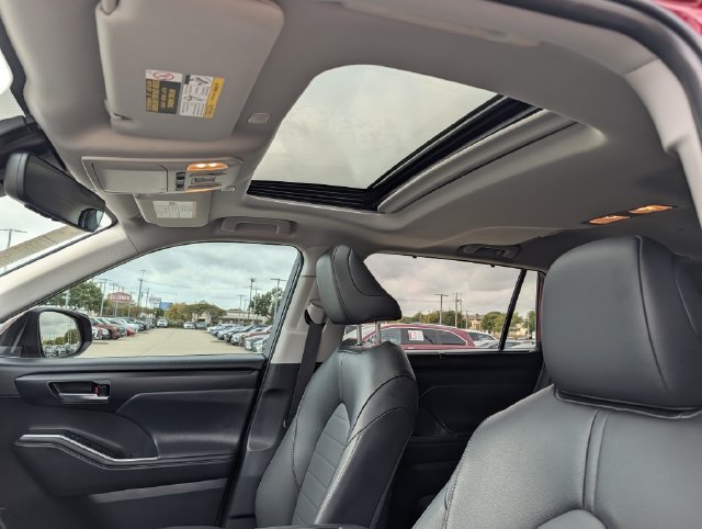 Certified 2026 Toyota Highlander XLE AWD/4WD image 27