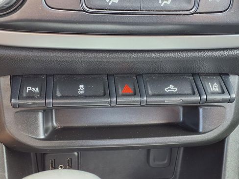 Used 2022 Chevrolet Colorado LT w/ Fleet Safety Package RWD image 21