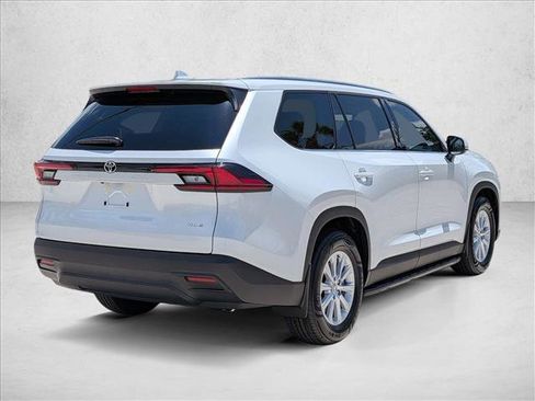 New 2026 Toyota Grand Highlander FWD image 2