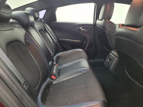 Used 2015 Chrysler 200 S w/ Navigation & Sound Group I image 19