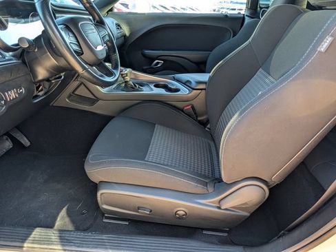 Used 2022 Dodge Challenger GT RWD image 17