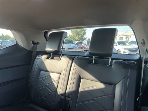 Used 2025 Volkswagen Atlas SE AWD/4WD image 24