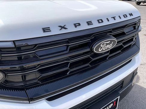 Used 2025 Ford Expedition Max Platinum w/ Stealth Performance Package AWD/4WD image 30
