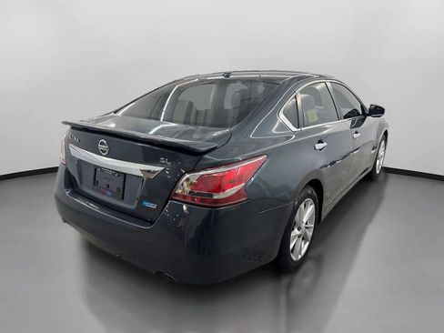 Used 2013 Nissan Altima 2.5 SL w/ Technology Pkg FWD image 9