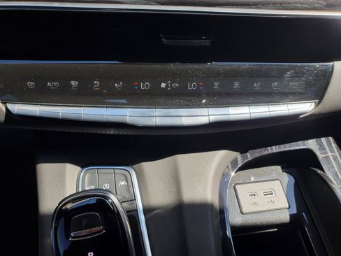 Used 2021 Cadillac Escalade Sport w/ Driver Assist Tech Package AWD/4WD image 56