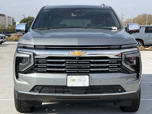 New 2026 Chevrolet Suburban Premier RWD image 7