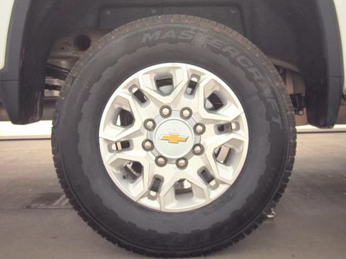 Used 2023 Chevrolet Silverado 2500 LT w/ Convenience Package AWD/4WD image 7