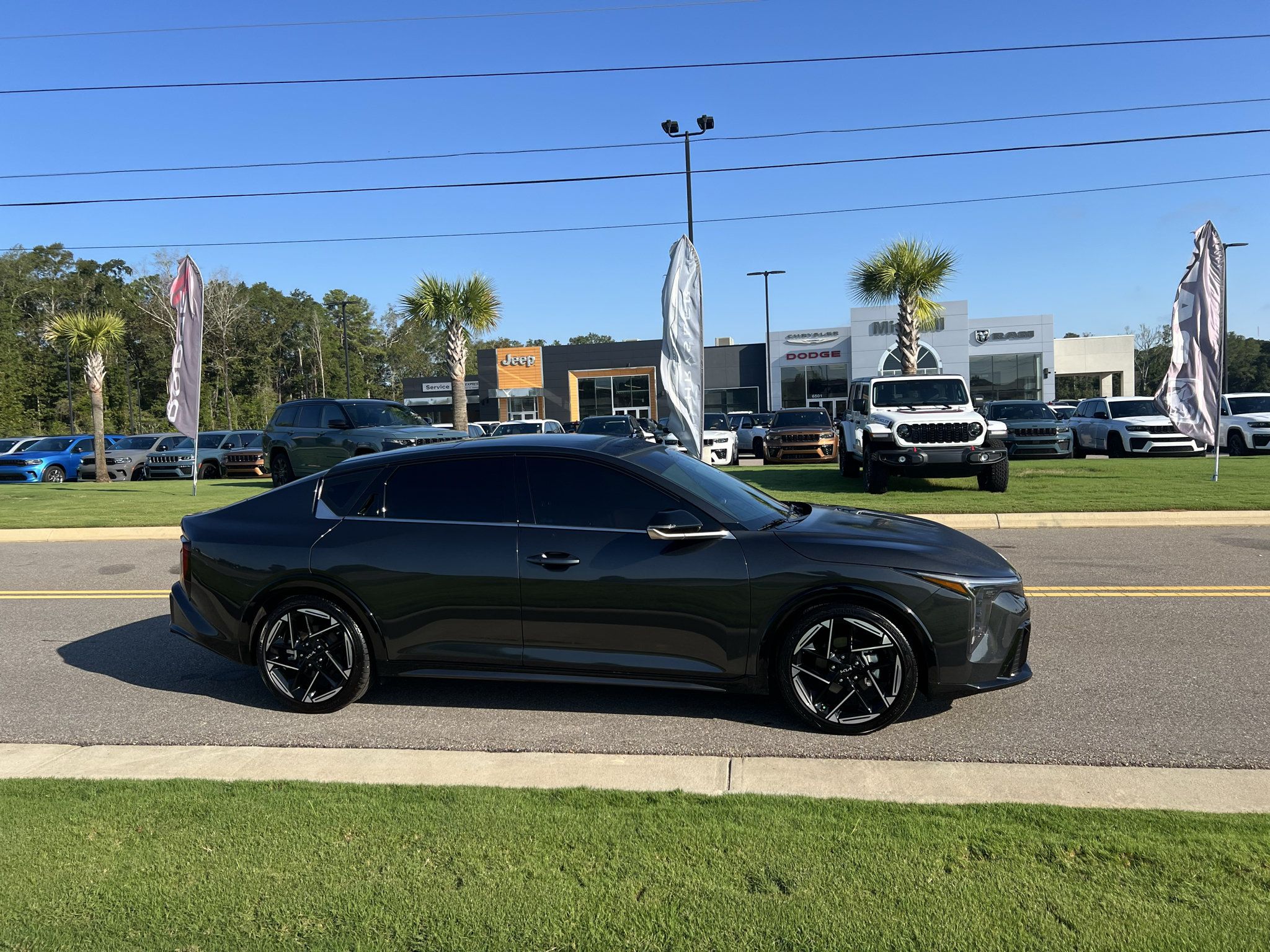 Used 2025 Kia K4 GT-Line w/ GT-Line Premium Package FWD image 3