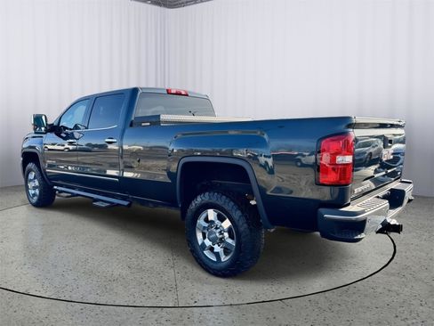 Used 2019 GMC Sierra 2500 SLT w/ Duramax Plus Package image 10
