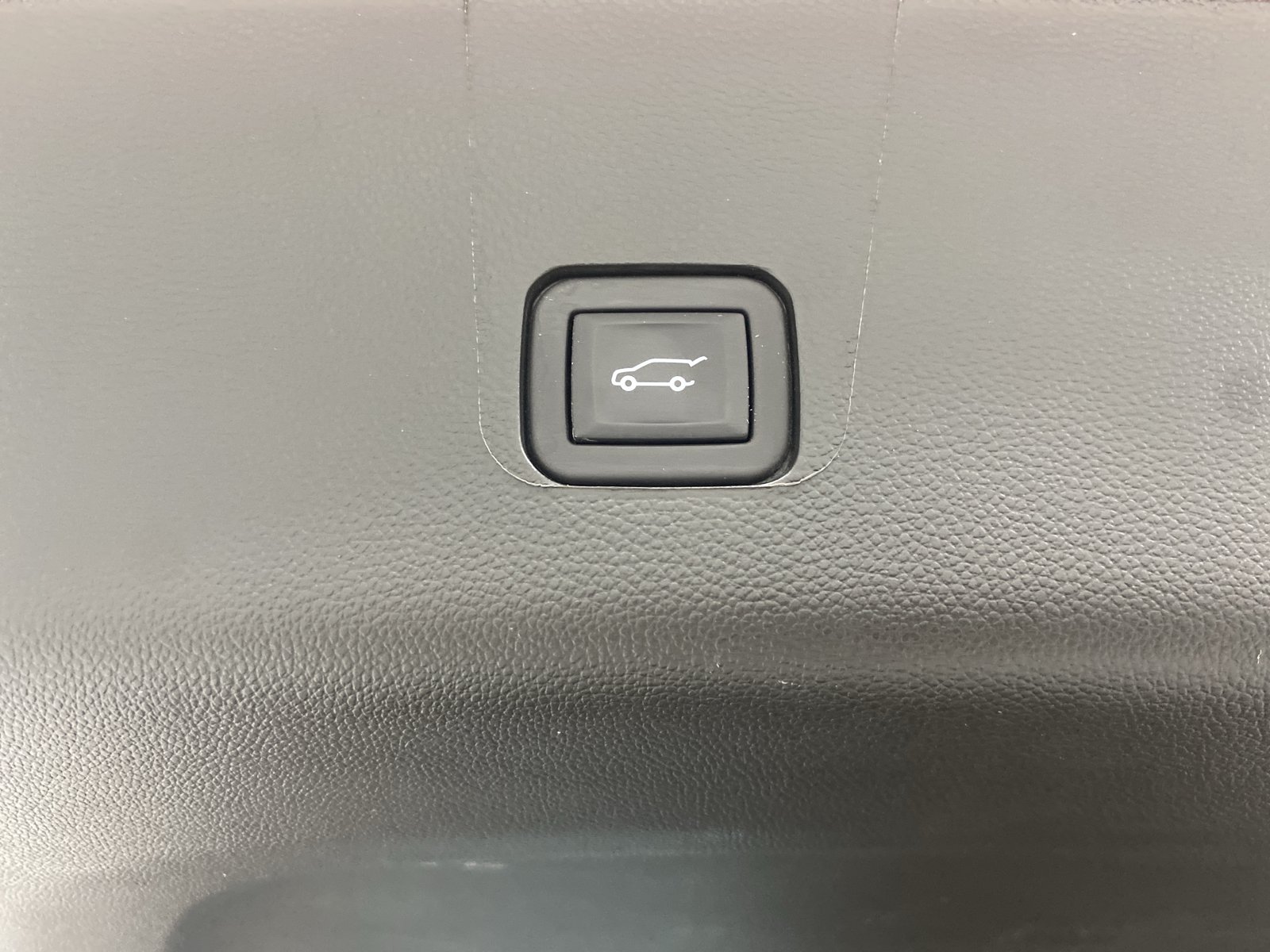 Used 2023 Chevrolet Traverse LT w/ LPO, Floor Liner Package AWD/4WD image 15