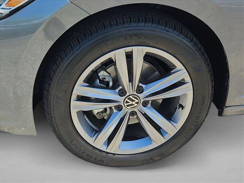 Certified 2023 Volkswagen Jetta SE FWD image 23