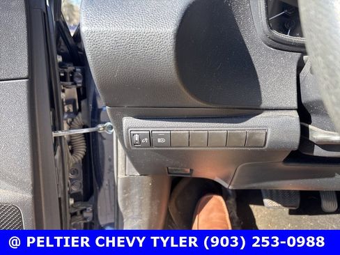 Used 2020 Toyota Corolla LE image 12