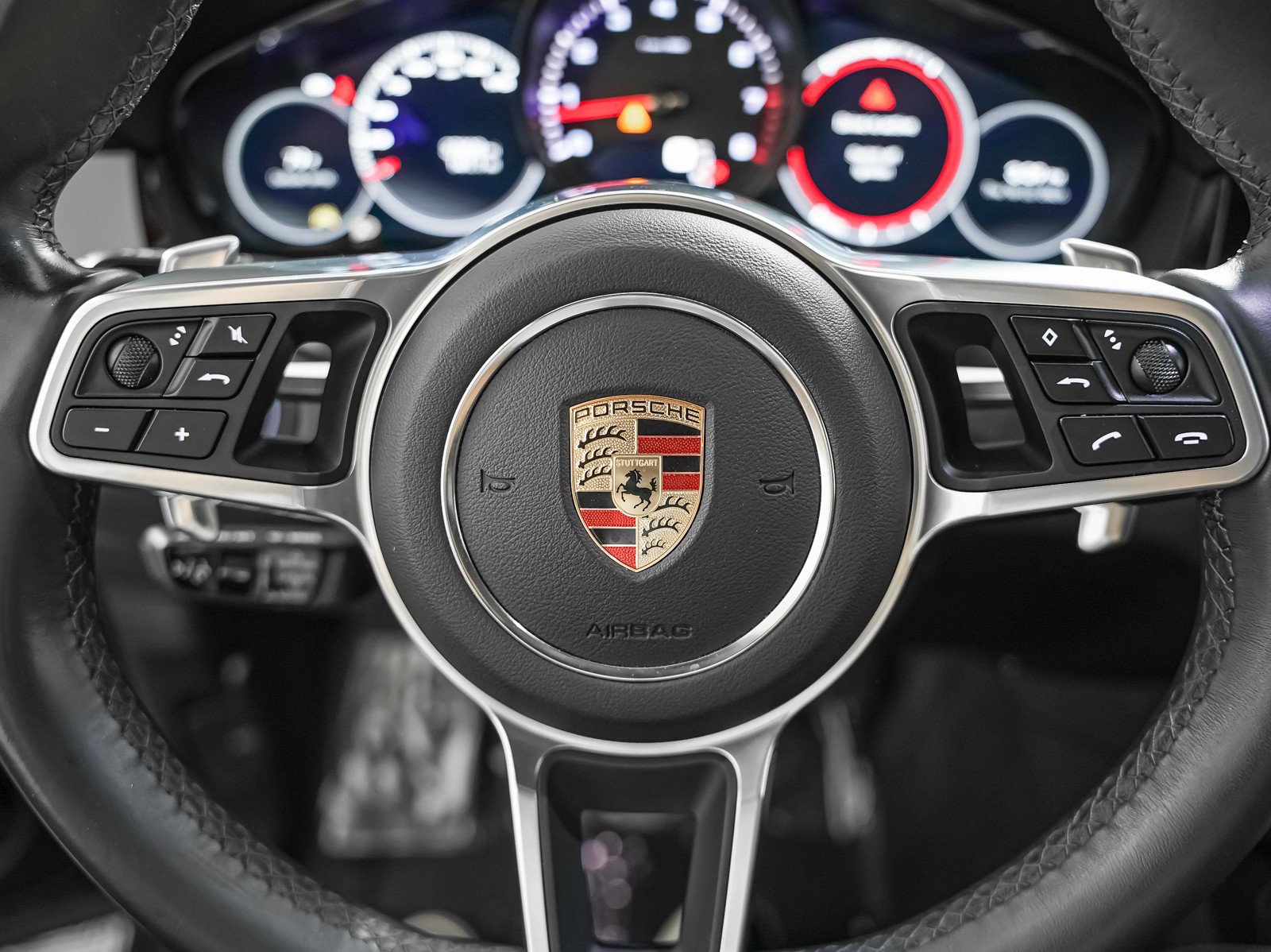 Certified 2023 Porsche Cayenne AWD/4WD image 18
