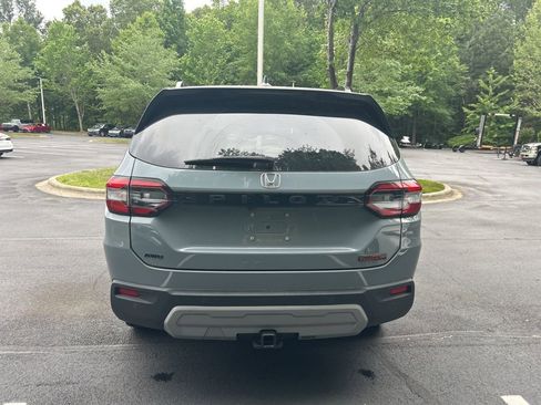 Used 2024 Honda Pilot TrailSport image 13