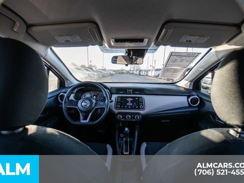 Used 2021 Nissan Versa SV image 11