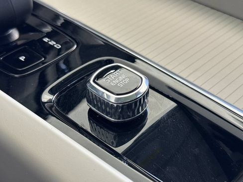 Certified 2024 Volvo XC60 T8 Core AWD/4WD image 22