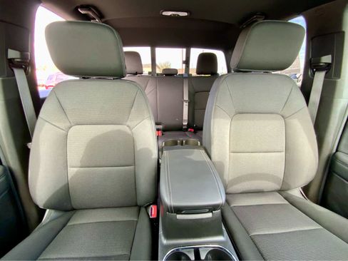 New 2025 GMC Canyon Elevation w/ Convenience Package image 34