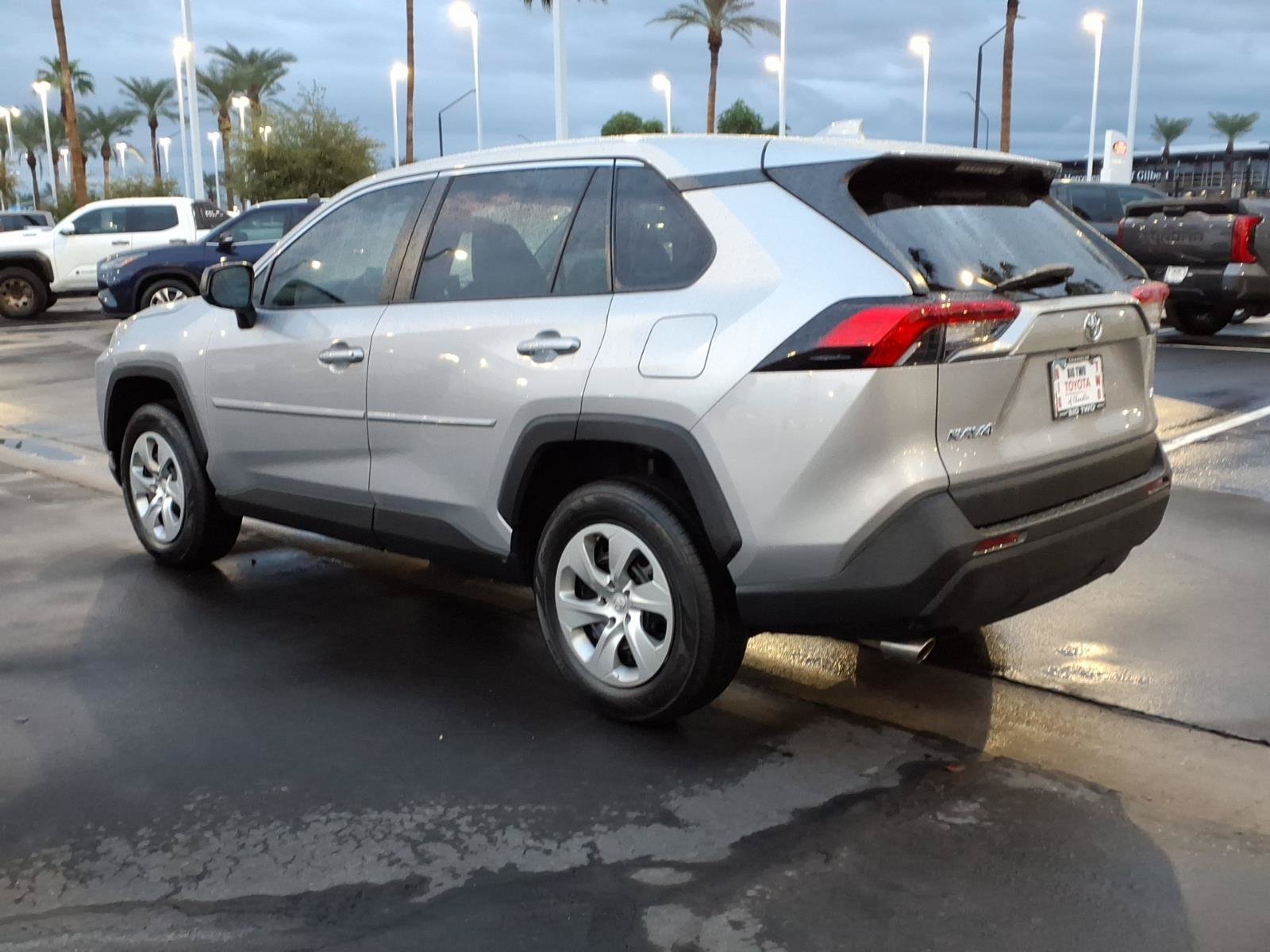 Certified 2022 Toyota RAV4 LE FWD image 6