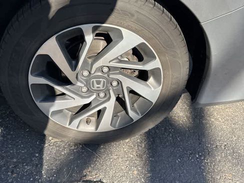 Used 2017 Honda Civic EX image 32