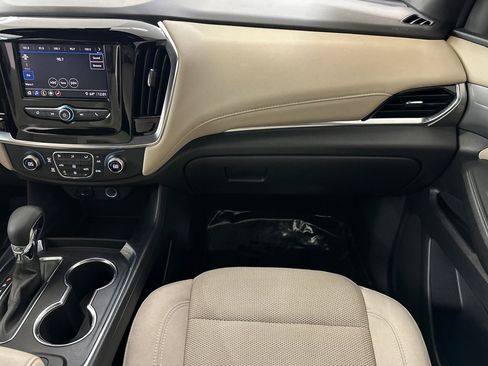 Used 2022 Chevrolet Traverse LS image 28