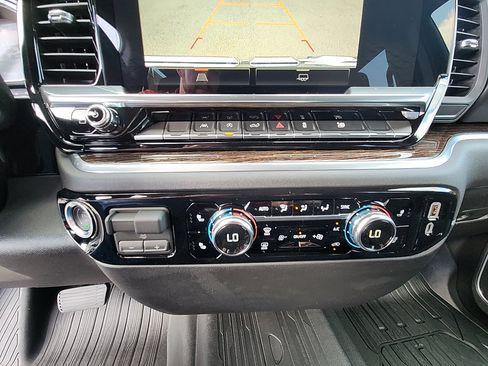 New 2026 GMC Sierra 1500 SLE image 24