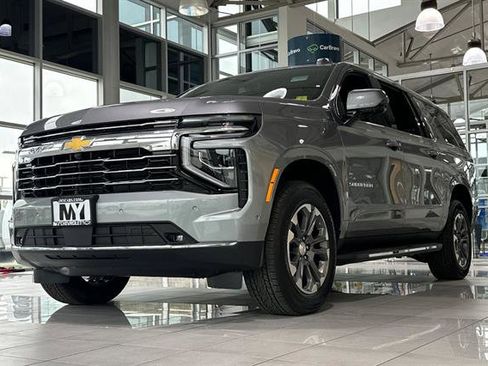 New 2026 Chevrolet Suburban LT image 6